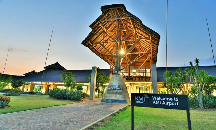 Entrada del Aeropuerto Internacional Kruger Mpumalanga (KMIA) en Nelspruit, principal acceso al Kruger National Park